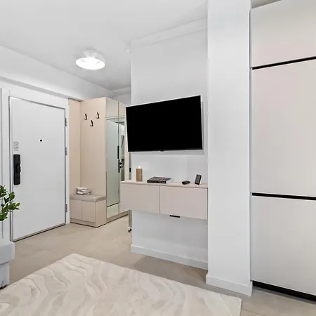 Sunset Light In Odyssey Pool & Apartment