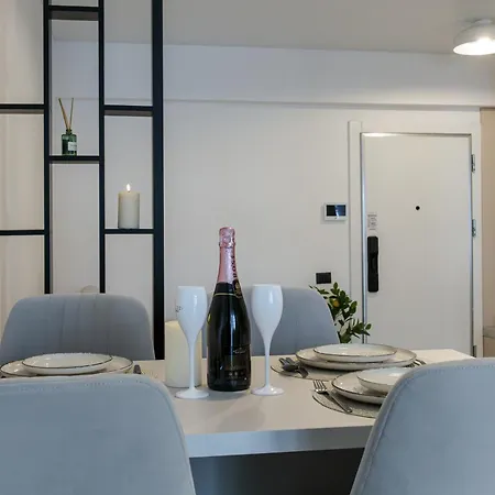 Sunset Light In Odyssey Pool & Apartment *