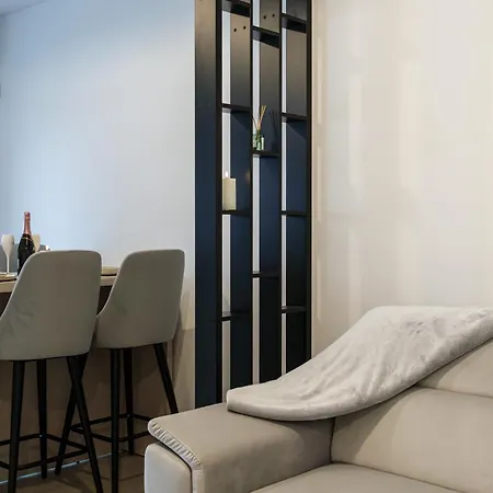 Sunset Light In Odyssey Pool & Apartment