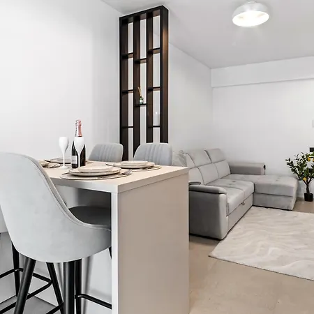 Apartment Sunset Light In Odyssey Pool & Năvodari