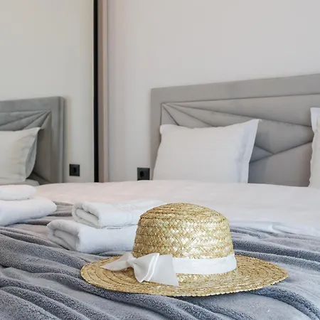 Sunset Light In Odyssey Pool & * Năvodari