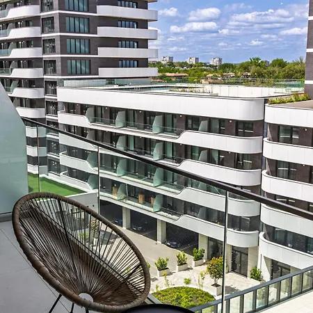 Sunset Light In Odyssey Pool & Apartment *