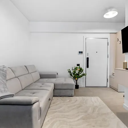 Sunset Light In Odyssey Pool & * Năvodari