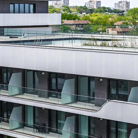 Sunset Light In Odyssey Pool & Apartment