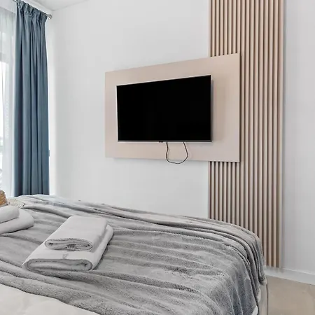 Sunset Light In Odyssey Pool & * Năvodari