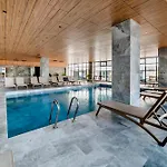 Sunset Light In Odyssey Pool & Apartment