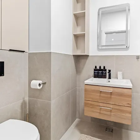 Sunset Light In Odyssey Pool & *